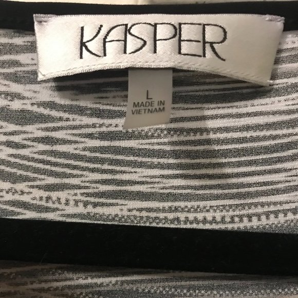 Kasper - No sleeve top - Picture 2 of 7
